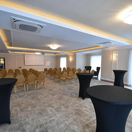 Focus Centrum Konferencyjne Hotel 3*