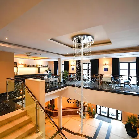 Ξενοδοχείο Focus Centrum Konferencyjne 3*